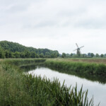 Met zicht op de Bronkhorster molen.